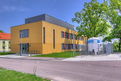 The MLUs polymer physicists work in a freshly renovated building complex on Von-Danckelmann-Platz in Heide-Sd. 
Photo: Prof. Dr. Reinhard Krause-Rehberg
